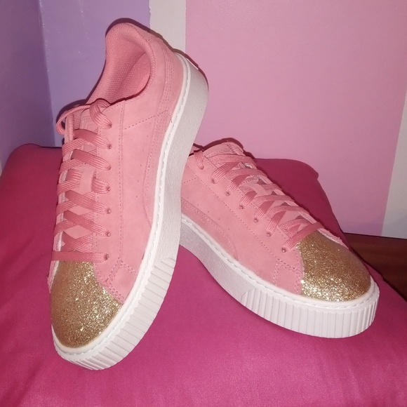 Puma Suede Platforms - Picture 1 of 6